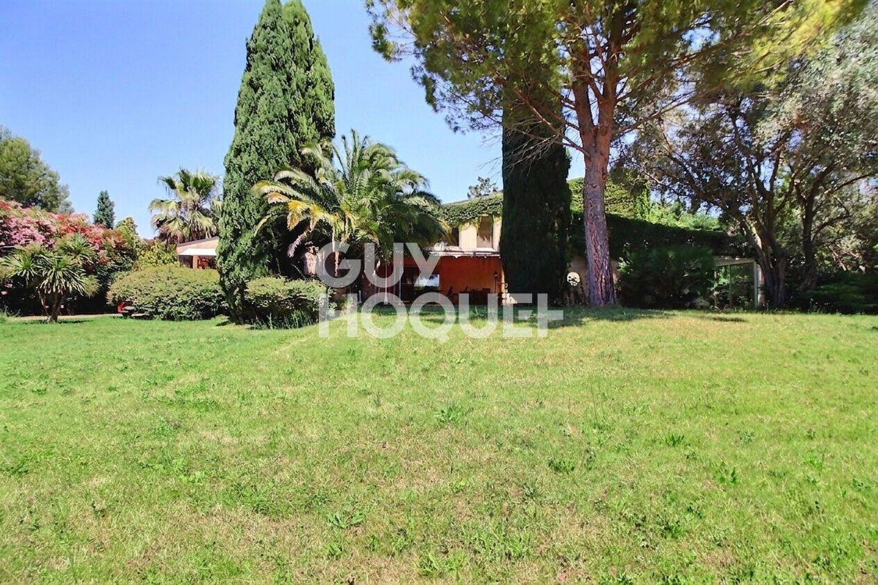 Maison 10 pièces 243 m² · à Tarascon · 242,7 m² · 675 000 €