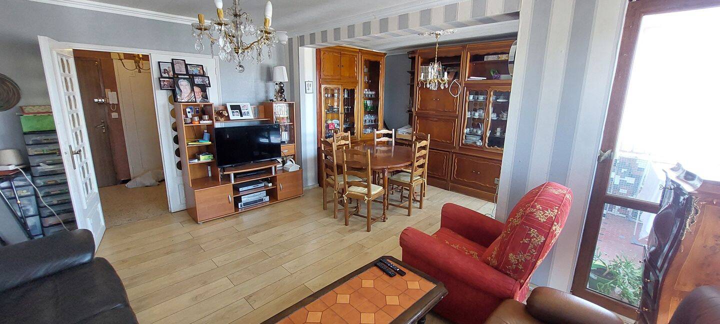 Appartement 4 pièces 84 m² · à Villars · 84 m² · 85 000 €