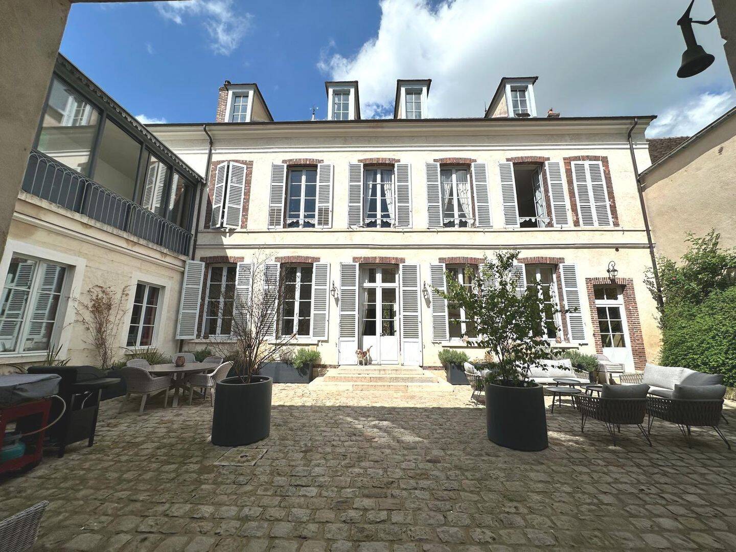 Maison 12 pièces 440 m² · à Sens · 440 m² · 995 000 €