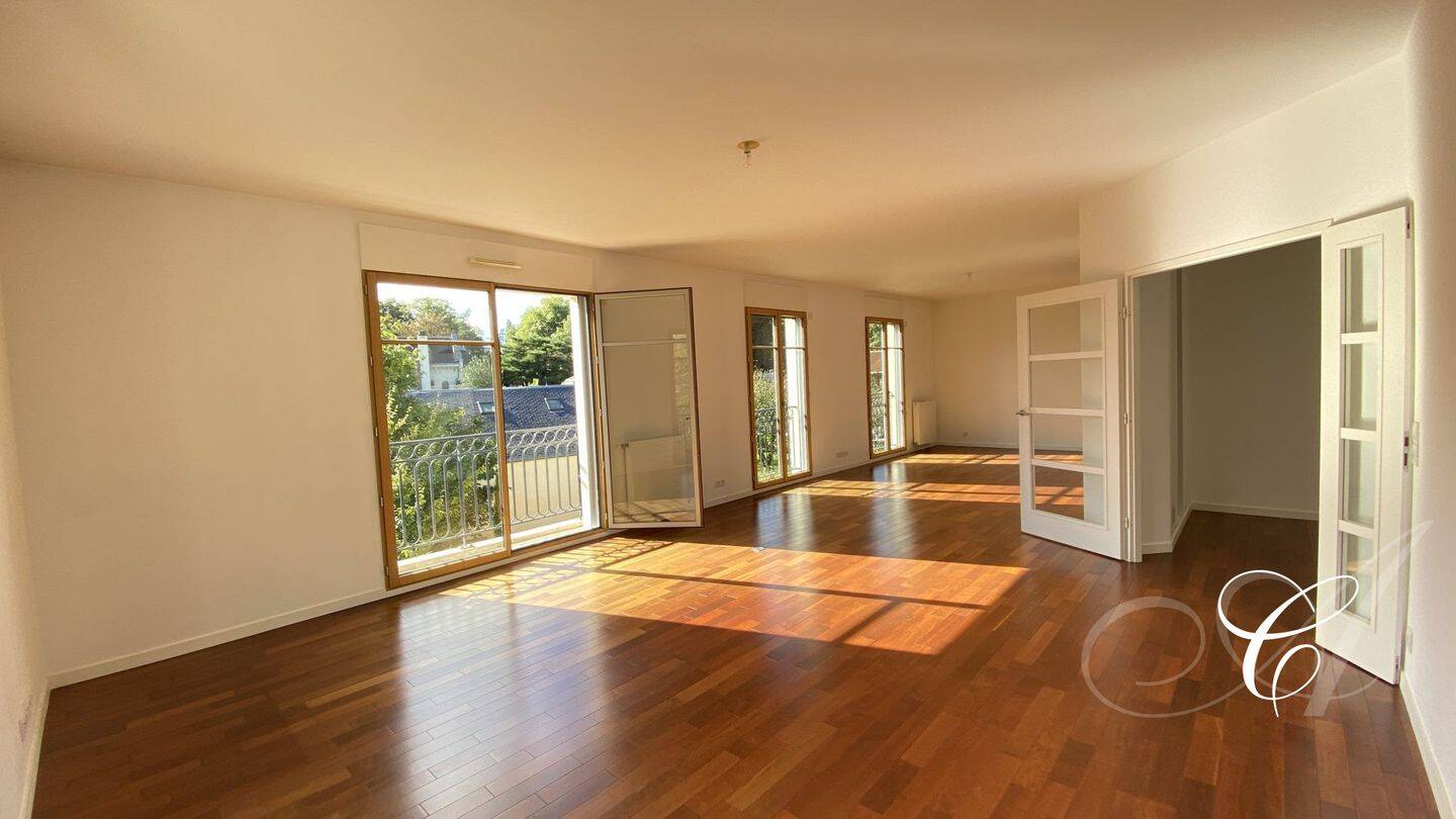 Appartement 6 pièces 131 m² · à Versailles · 131 m² · 3 250 €/mois