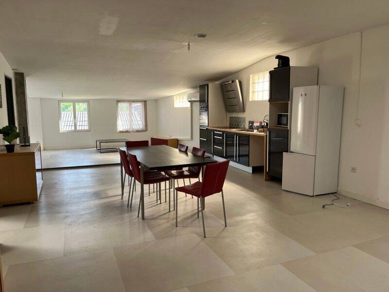 Appartement 5 pièces 135 m² · à Graulhet · 135 m² · 650 €