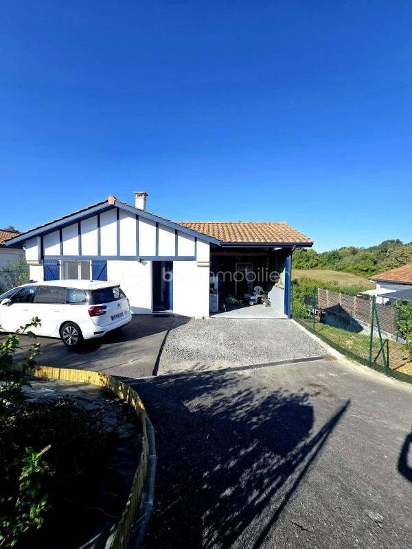 Maison 4 pièces 105 m² · à Urcuit · 105 m² · 440 000 €