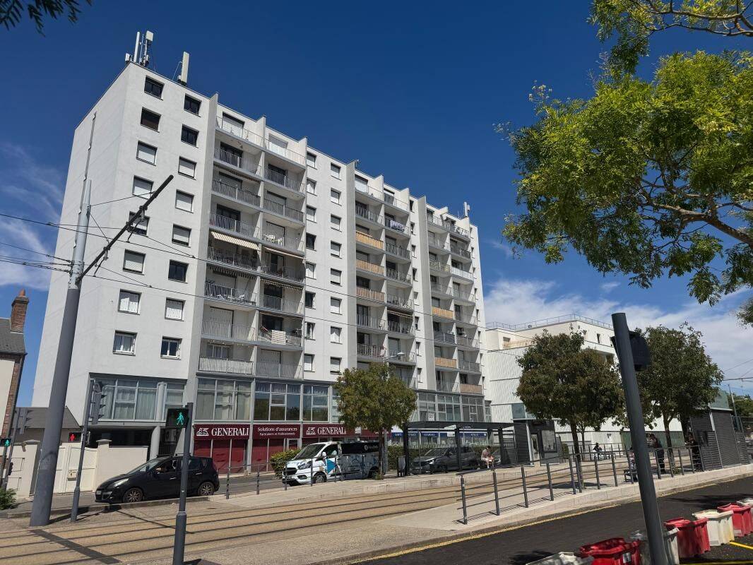 Appartement 2 pièces 73 m² · à Saint-Jean-de-la-Ruelle · 73,3 m² · 134 000 €