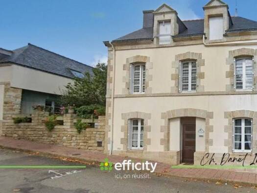 Maison à vendre 402 000 € 13 pièces 6 chambres 300 m² 331 m² de terrain Baud 56150