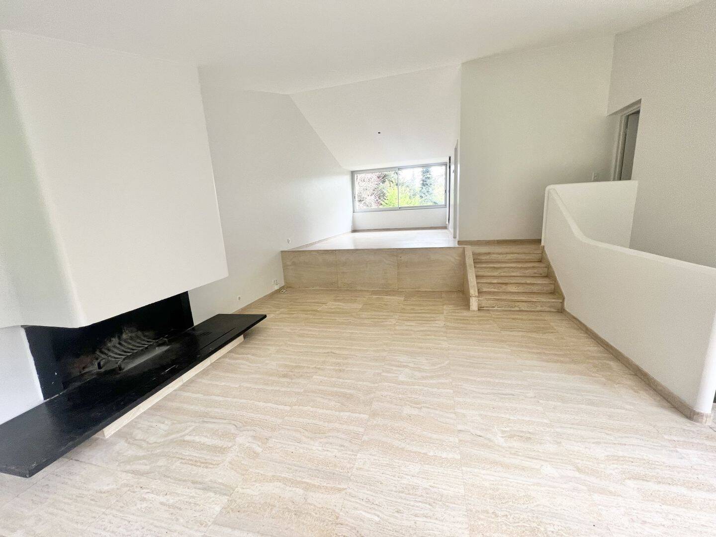 Maison 6 pièces 168 m² · à Plaisir · 168 m² · 1 950 €/mois