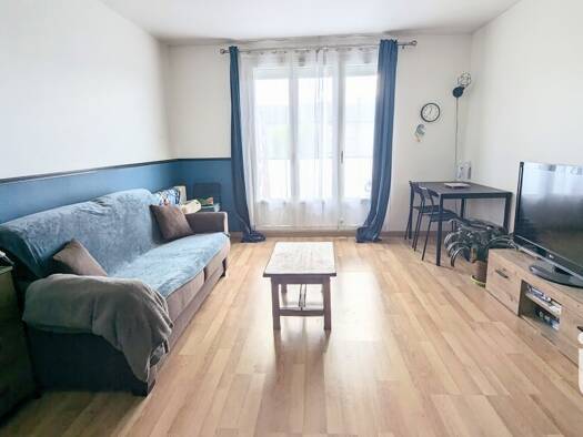 Appartement à vendre 122 000 € 3 pièces 2 chambres 63 m² Étage 4/4 Grand Espere Est Saint-Jean-de-la-Ruelle 45140