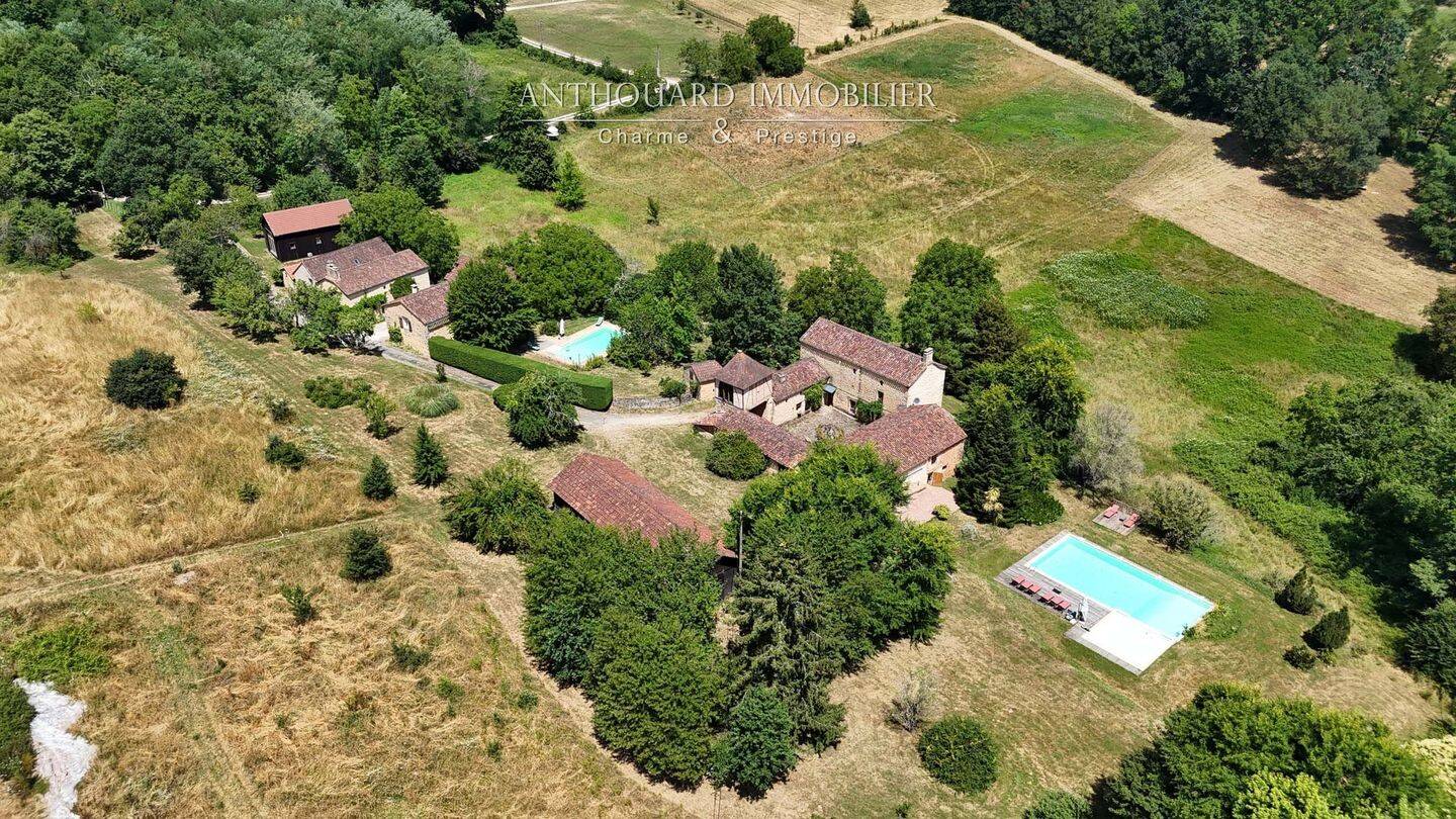 Maison 20 pièces 560 m² · à Pays de Belvès · 560 m² · 1 270 000 €