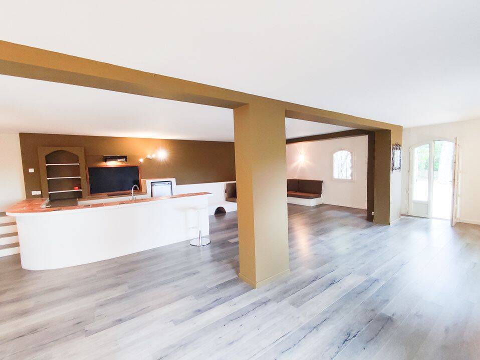 Appartement 2 pièces 87 m² · à Aix-en-Provence · 87 m² · 920 €
