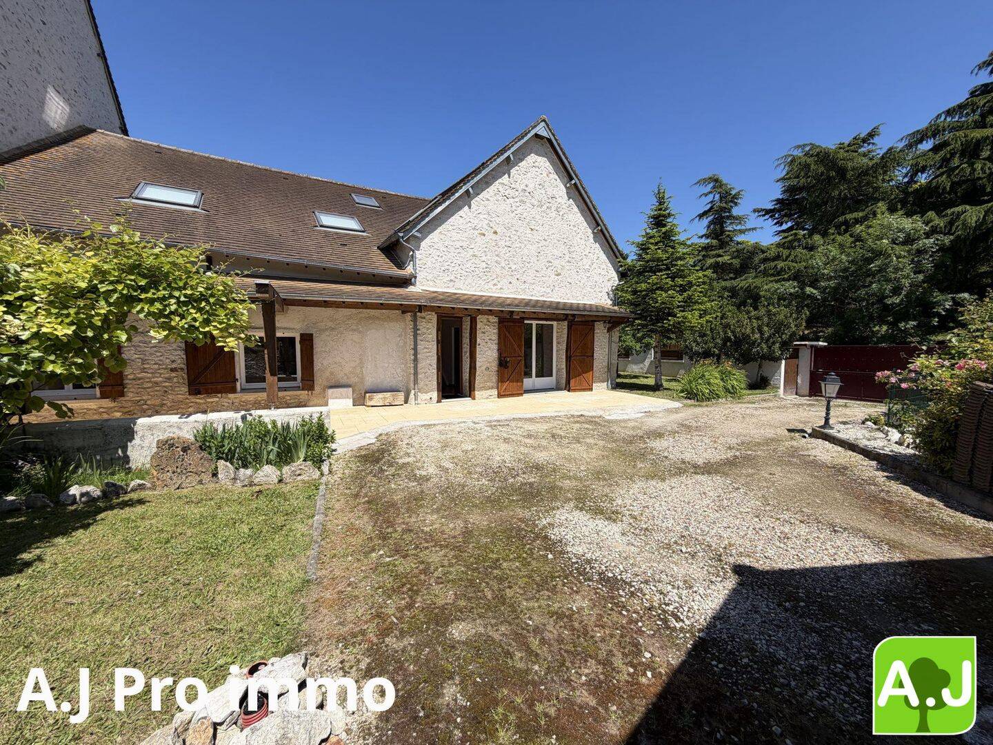 Maison 7 pièces 261 m² · à Bréval · 261 m² · 398 000 €