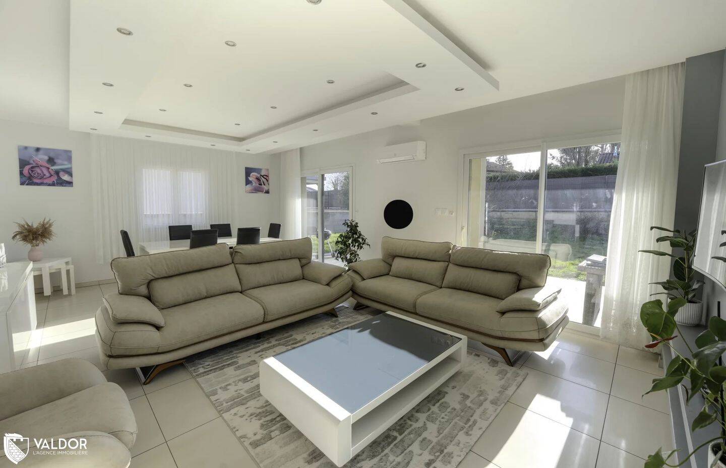 Maison 8 pièces 160 m² · à La Chapelle-de-Guinchay · 160 m² · 430 000 €