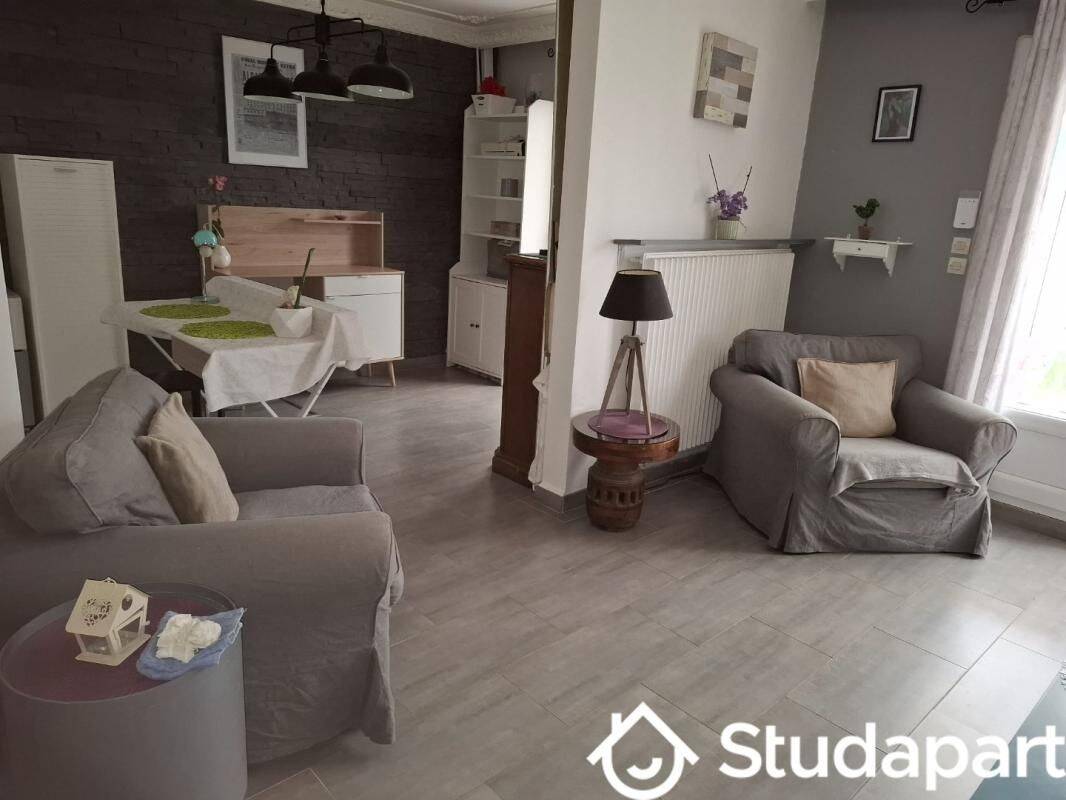 1 pièce 12 m² · à La Queue-en-Brie · 12 m² · 400 €