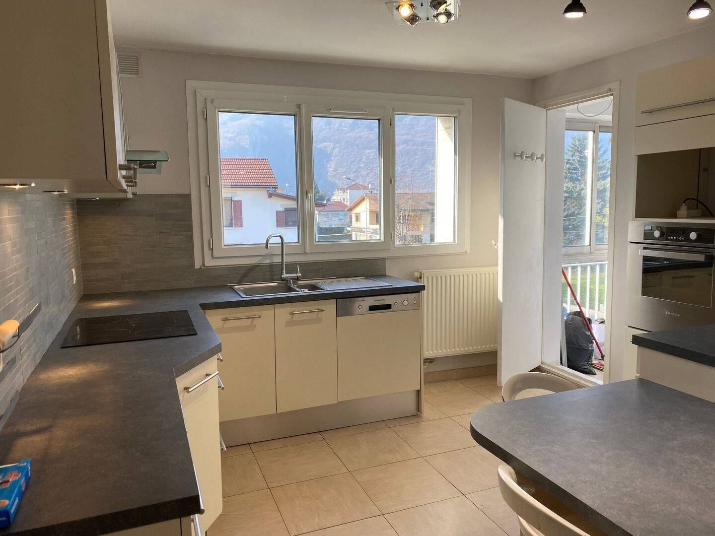 Appartement 3 pièces 66 m² · à Fontaine · 66 m² · 805 €