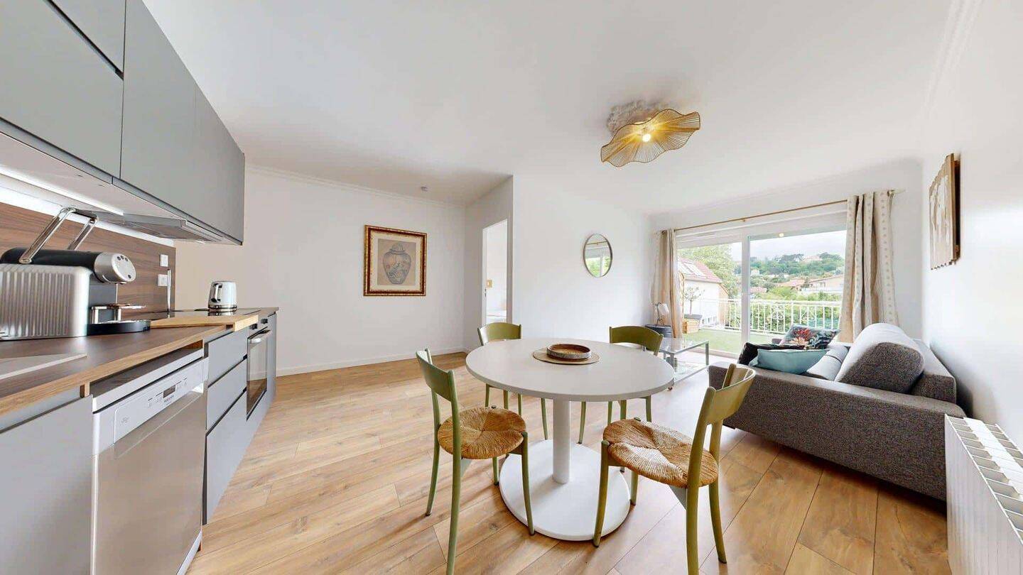 Appartement 3 pièces 90 m² · à Saint-Genis-Laval · 90 m² · 1 500 €/mois