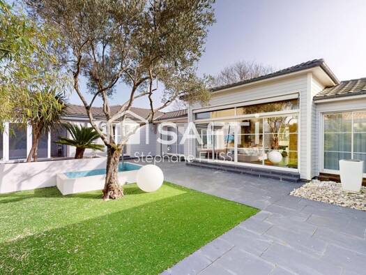 Maison à vendre 1 073 000 € 6 pièces 4 chambres 252 m² 1 046 m² de terrain Majolan Blanquefort 33290