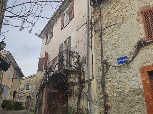 Maison à vendre 116 600 € 4 pièces 3 chambres 86 m² 70 m² de terrain Peyroules 04120