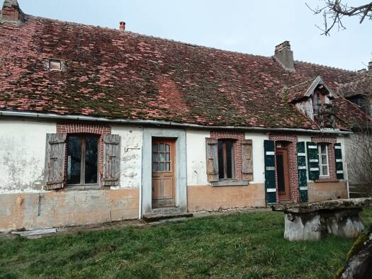 Maison à vendre 45 000 € 3 pièces 2 chambres 85 m² 3 532 m² de terrain Baugy 18800