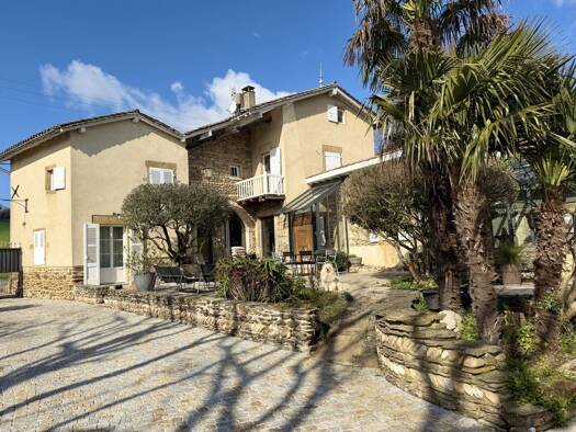 Maison à vendre 1 260 000 € 8 pièces 5 chambres 270 m² 2 000 m² de terrain Seyssuel 38200