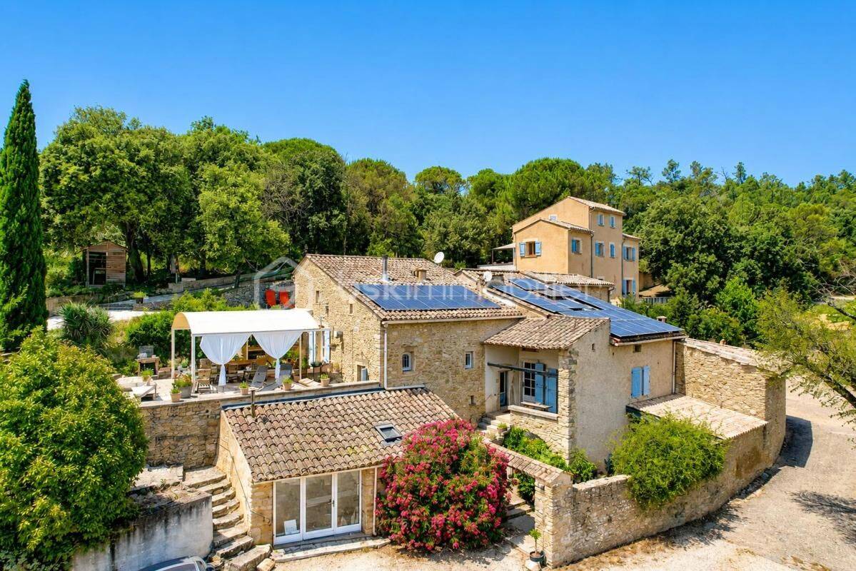 Maison 9 pièces 283 m² · à Saint-Michel-d'Euzet · 283 m² · 665 000 €