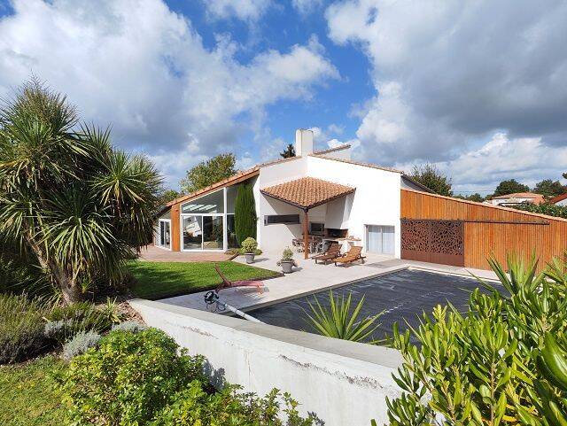 Maison 6 pièces 240 m² · à Haute-Goulaine · 240 m² · 691 000 €