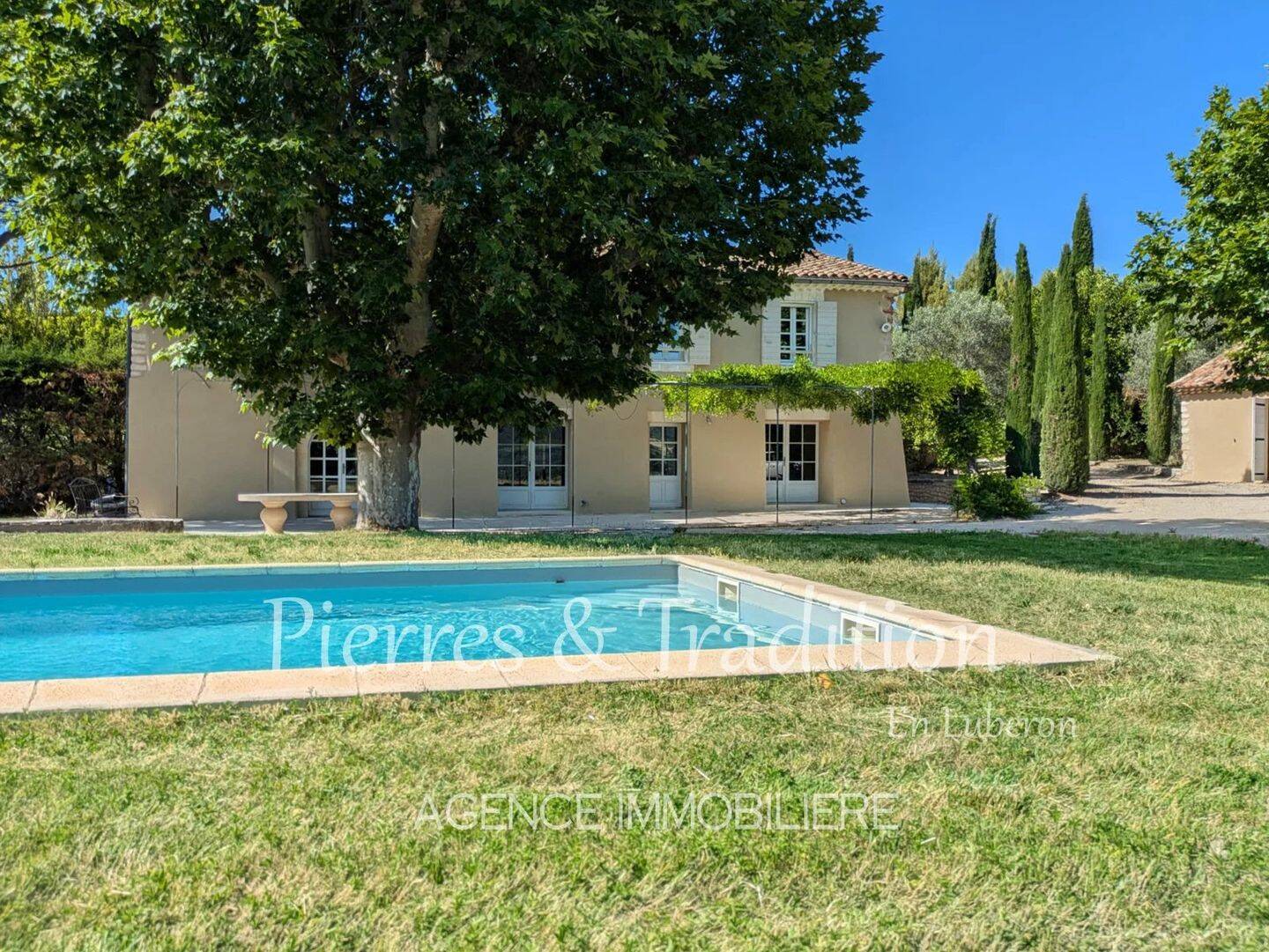 Maison 9 pièces 272 m² · à Gargas · 272 m² · 1 272 000 €