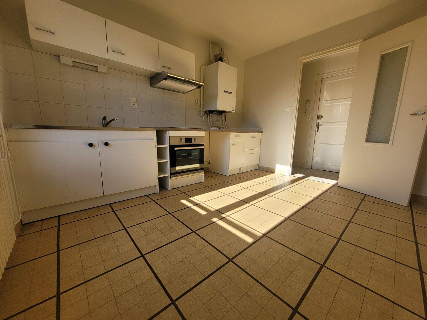 Appartement 3 pièces 69 m² · à Charmes · 69 m² · 544 €