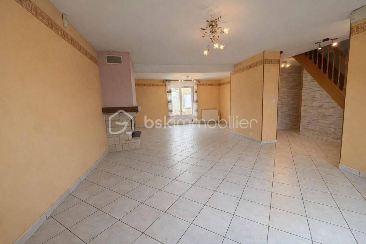 Maison 6 pièces 151 m² · à La Cheppe · 151 m² · 209 000 €