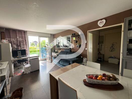 Appartement à vendre 215 000 € 4 pièces 3 chambres 75 m² Étage 1/3 Les Petits Pres Élancourt 78990