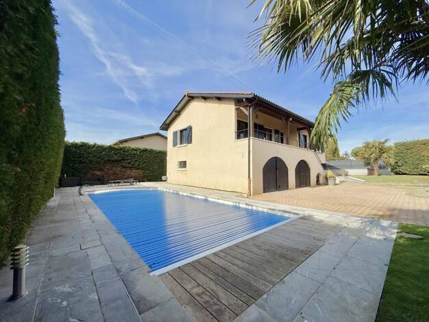 Maison de ville à vendre 592 800 € 6 pièces 4 chambres 178 m² 739 m² de terrain Taluyers 69440