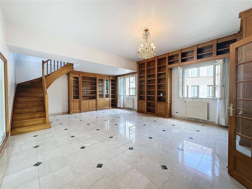 Maison 9 pièces 300 m² · à Épernon · 300 m² · 349 000 €
