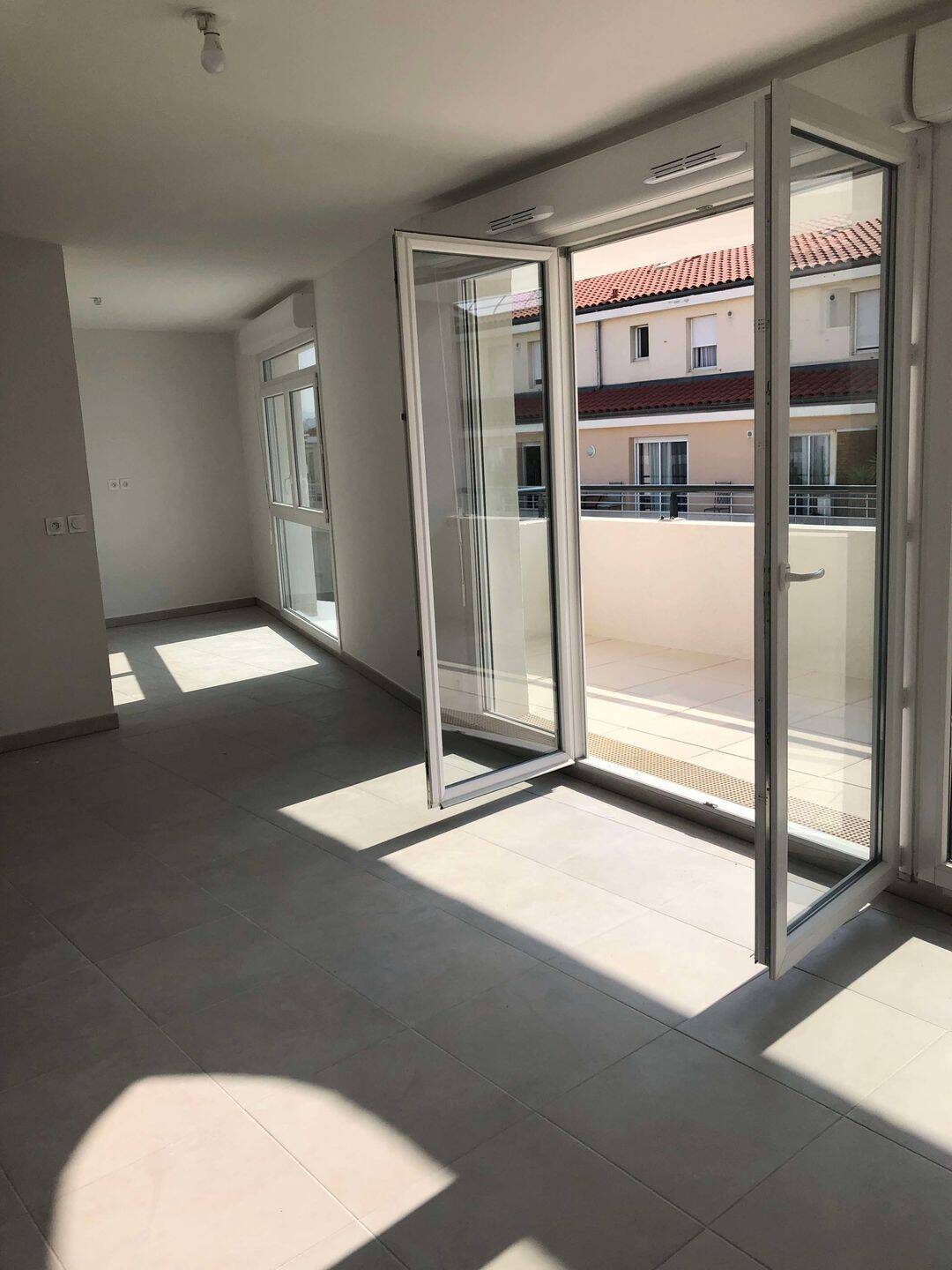Appartement 3 pièces 61 m² · à Marseille 8ème Arrondissement · 60,8 m² · 981 €