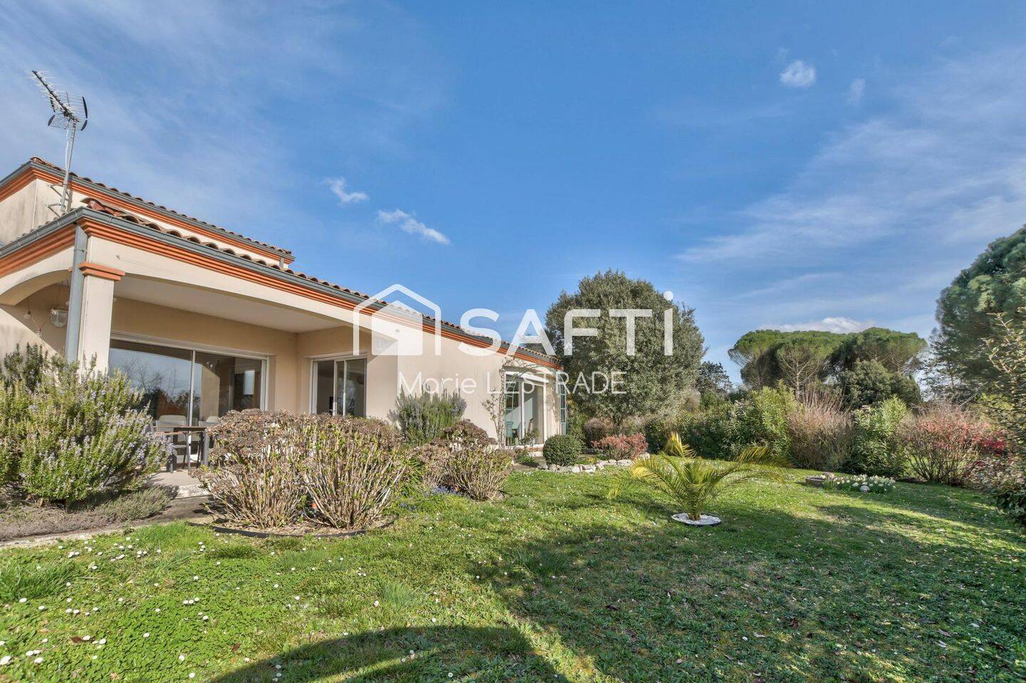 Maison 6 pièces 189 m² · à Rouffiac-Tolosan · 189 m² · 2 190 €/mois