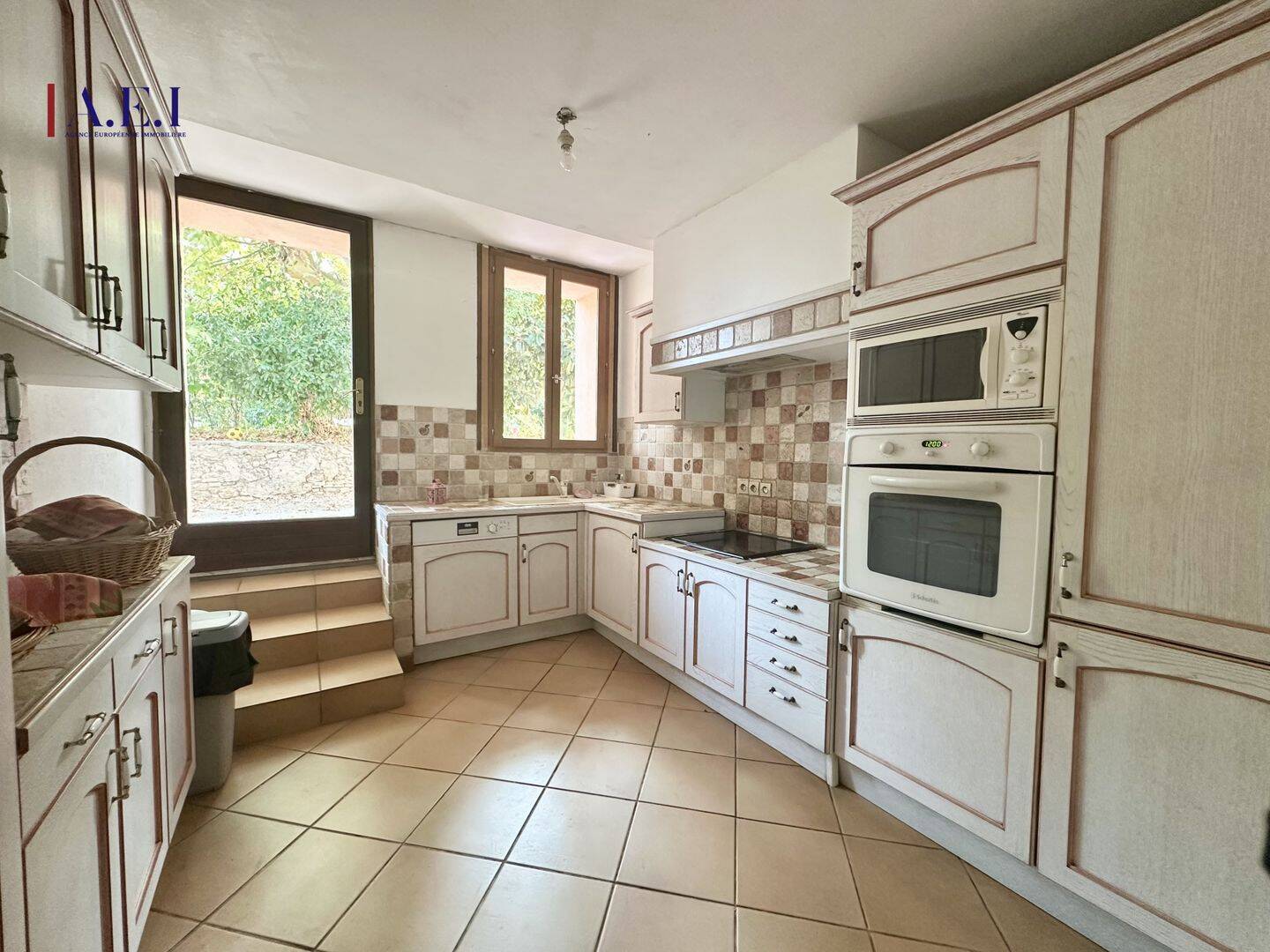 Appartement 3 pièces 100 m² · à Six-Fours-les-Plages · 100 m² · 270 000 €