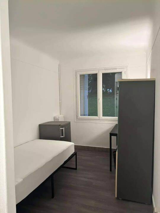 Appartement 1 pièce 10 m² · à Ville-d'Avray · 10 m² · 490 €/mois