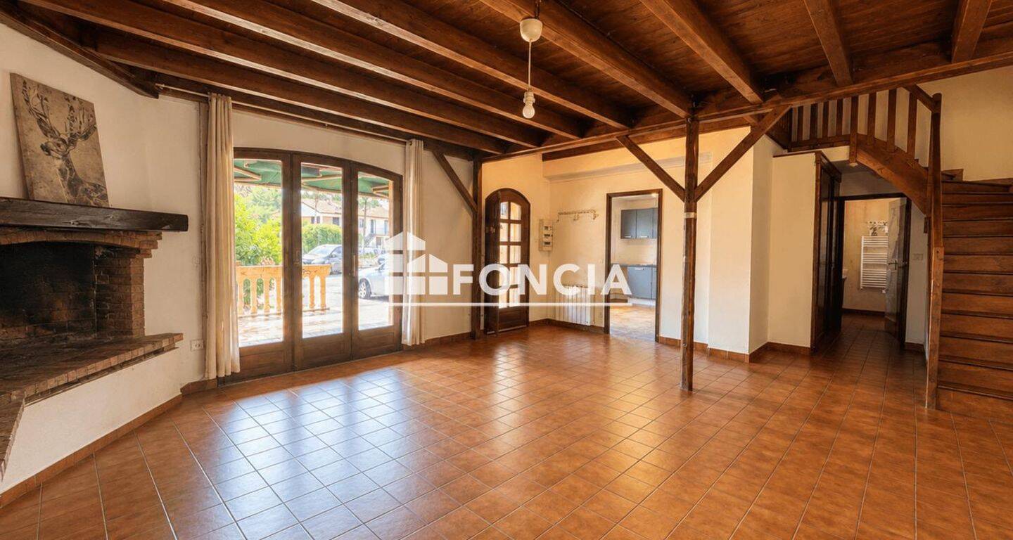 Maison 3 pièces 99 m² · à Champagne-au-Mont-d'Or · 99,2 m² · 380 000 €