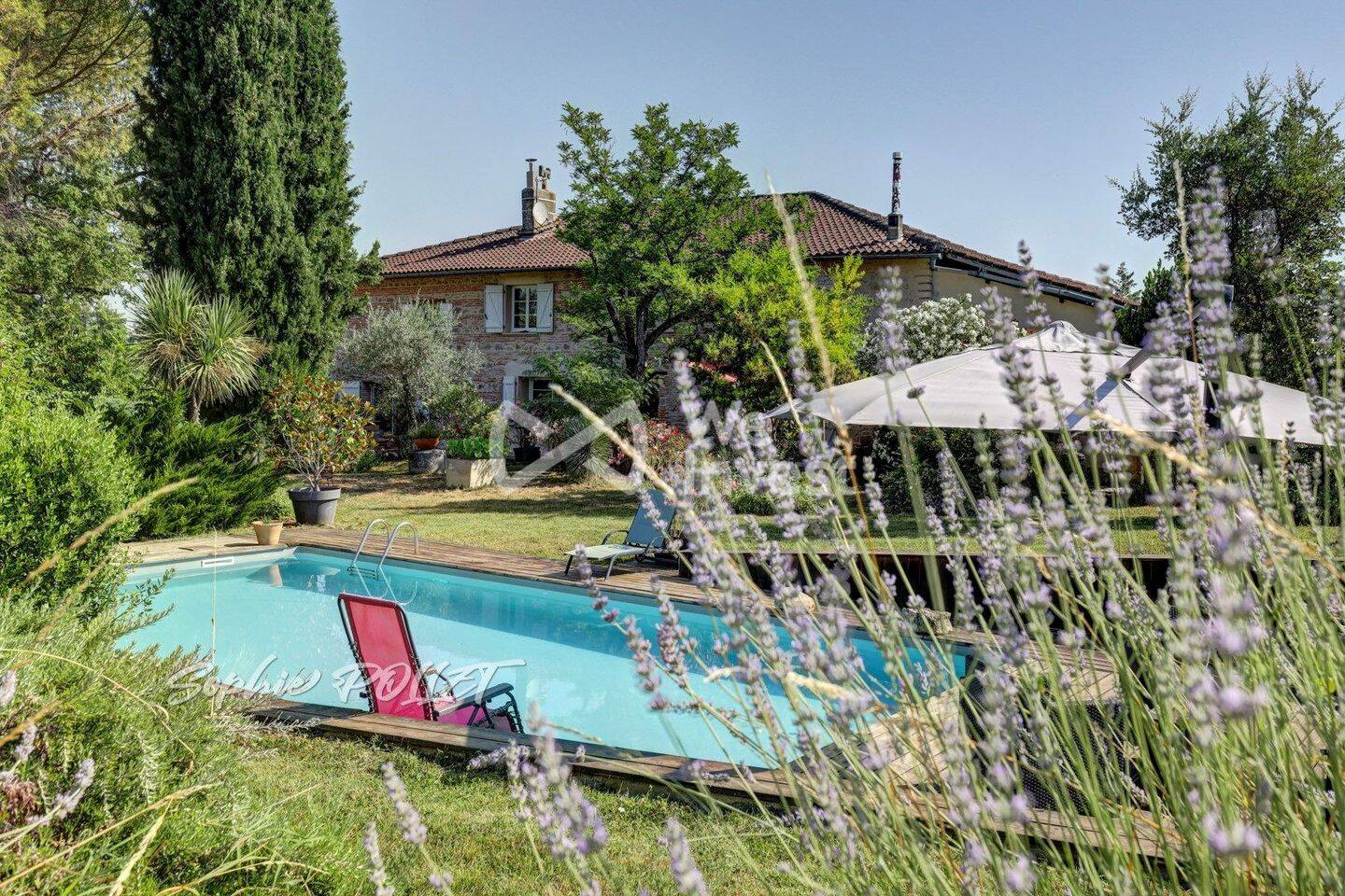Maison 10 pièces 333 m² · à Saint-Agnan · 333 m² · 595 000 €
