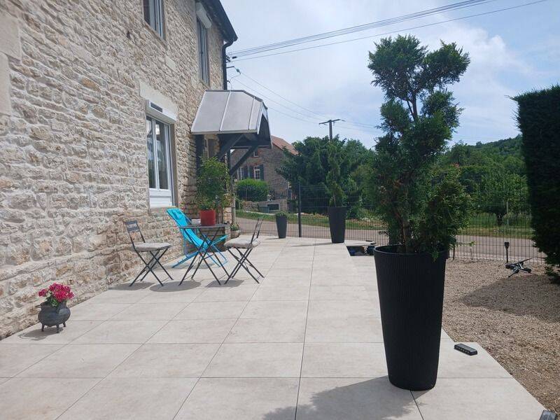 Maison 8 pièces 310 m² · à Crugey · 310 m² · 319 000 €