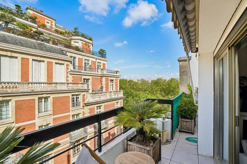 Appartement 3 pièces 73 m² · à Paris 7ème Arrondissement · 73,2 m² · 1 370 000 €