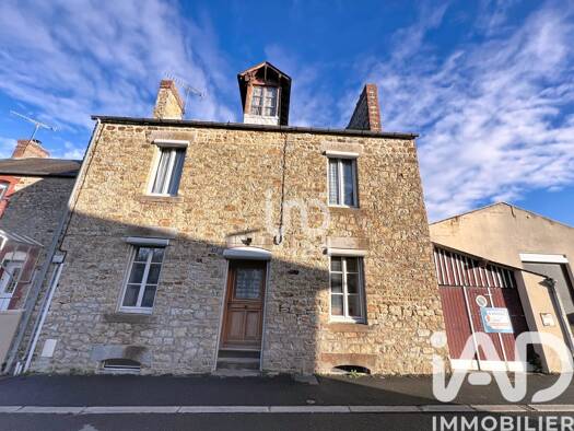 Maison à vendre 158 000 € 8 pièces 6 chambres 133 m² 491 m² de terrain Pontorson 50170