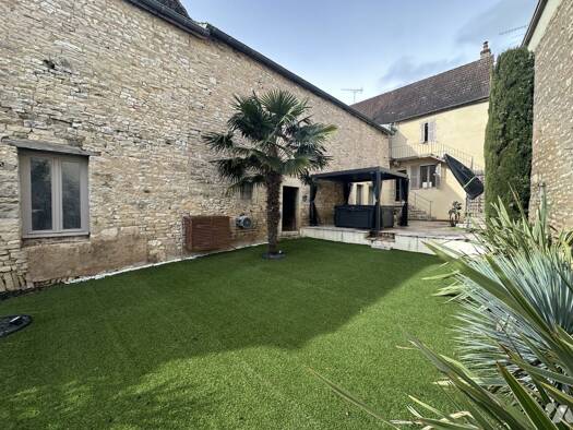 Maison à vendre 1 050 000 € 8 pièces 4 chambres 270 m² 633 m² de terrain Meursault 21190