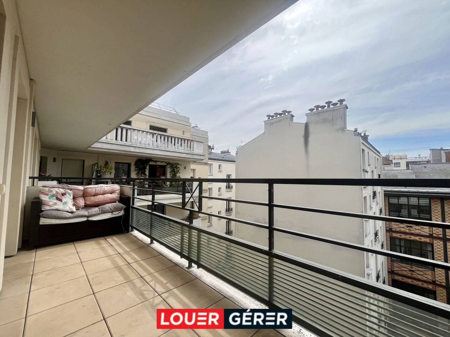Appartement 3 pièces 69 m² · à Levallois-Perret · 69 m² · 2 420 €