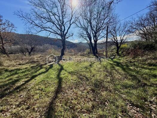 Terrain constructible viabilisé à vendre 95 000 € 634 m² de terrain Allemagne-en-Provence 04500