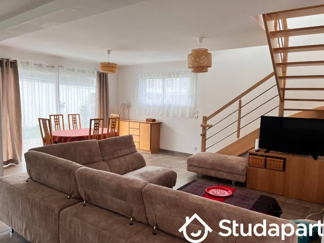 1 pièce 13 m² · à Saint-Barthélemy-d'Anjou · 13 m² · 490 €