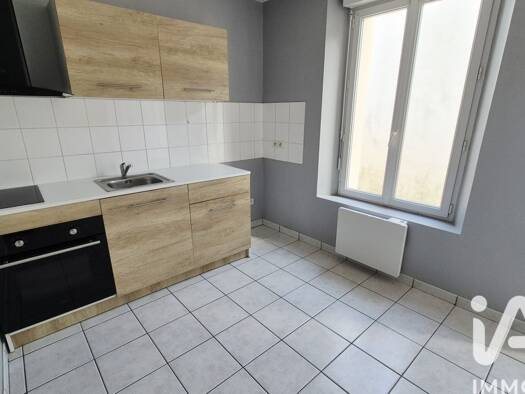 Maison à vendre 110 000 € 3 pièces 2 chambres 54,6 m² 60 m² de terrain Yzernay 49360