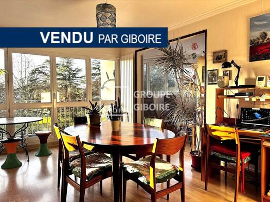 Appartement à vendre - de 1.1M € 5 pièces 3 chambres 95 m² Étage 2/7 Houssais Rezé 44400