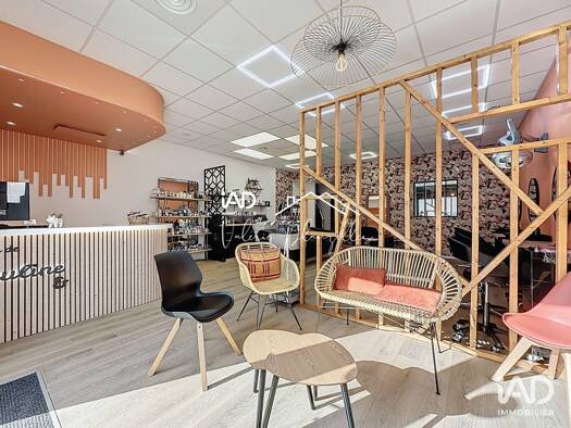 Boutique à vendre 131 600 € 80 m² de surface de vente Etangs et Plages Marseillan 34340