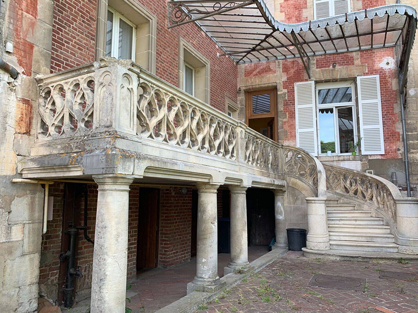 Maison 11 pièces 242 m² · à Noailles · 242 m² · 368 750 €