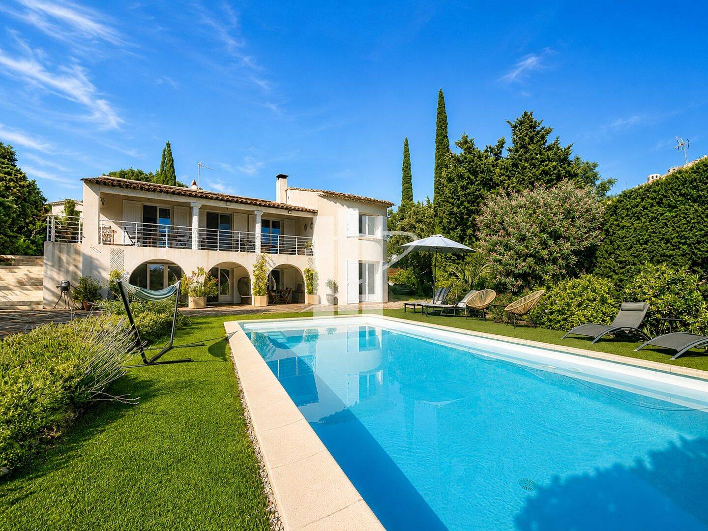 Maison 6 pièces 210 m² · à Saint-Raphaël · 210 m² · 1 100 000 €