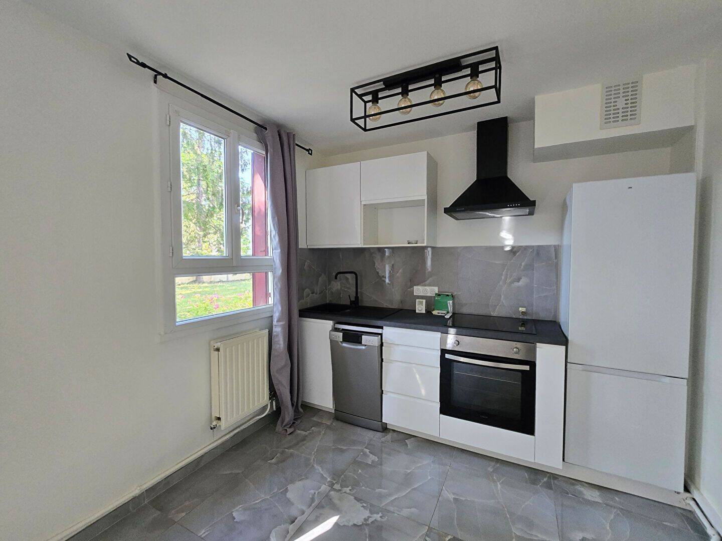 Appartement 2 pièces 42 m² · à Sainte-Geneviève-des-Bois · 42 m² · 820 €