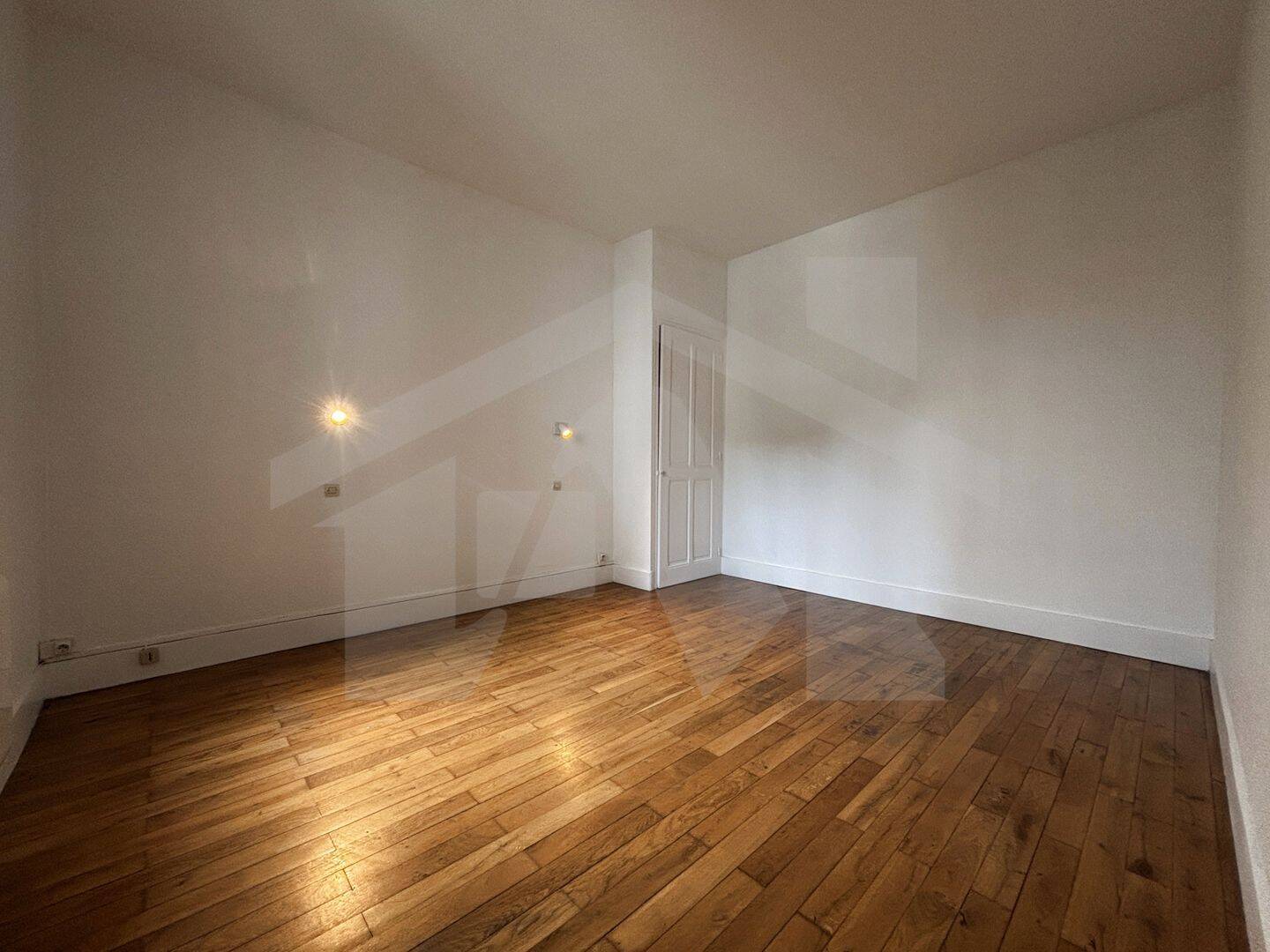 APPARTEMENT GRENOBLE T3 — 8