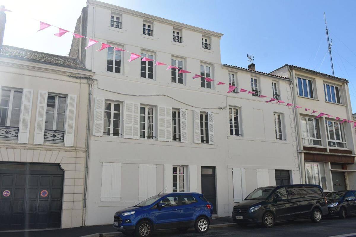 Appartement 1 pièce 57 m² · à Rochefort · 57 m² · 642 €/mois
